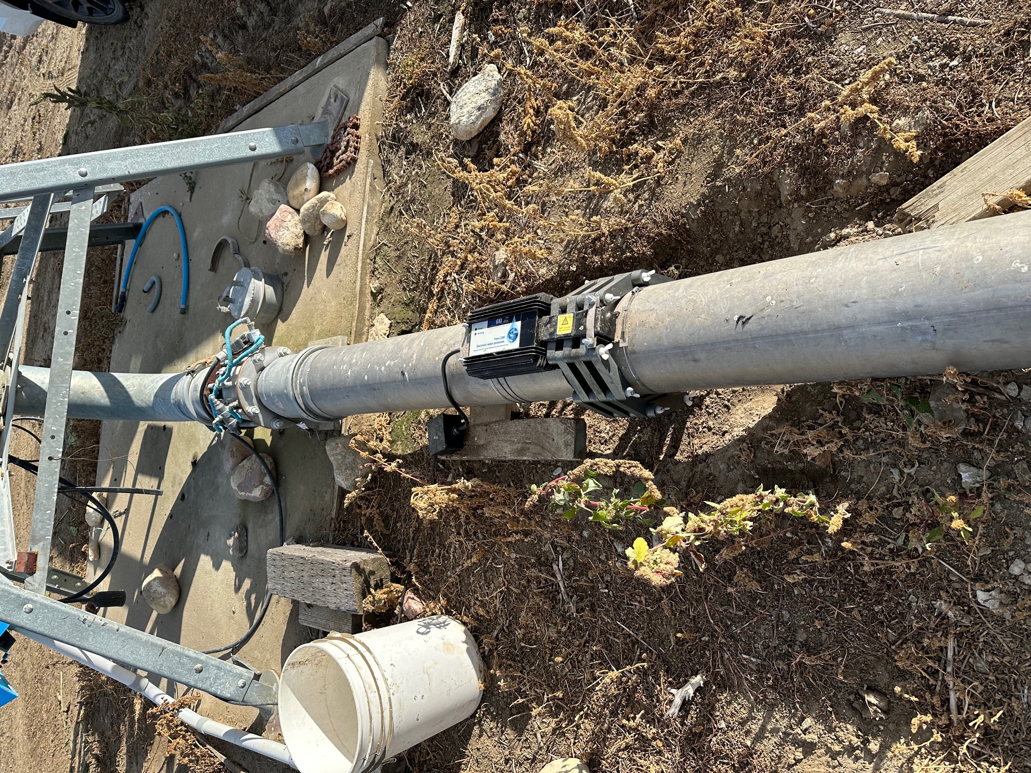Puroxi Descaler installed directly on piping