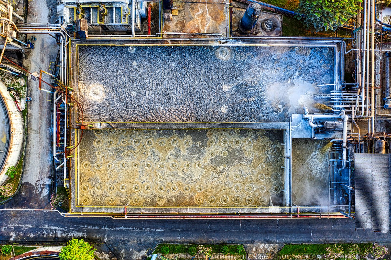 Active wastewater aeration basin